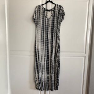 Lightweight long dress with pockets and side slit, worn once, size L, Zilcremo